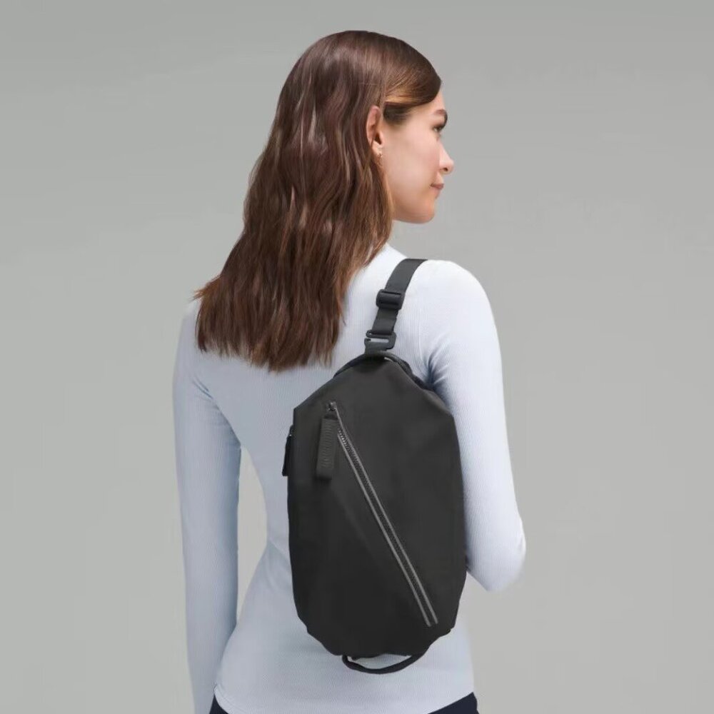 Lululemon Fast Track Gym Bag 2.0 (Women's & Men's)